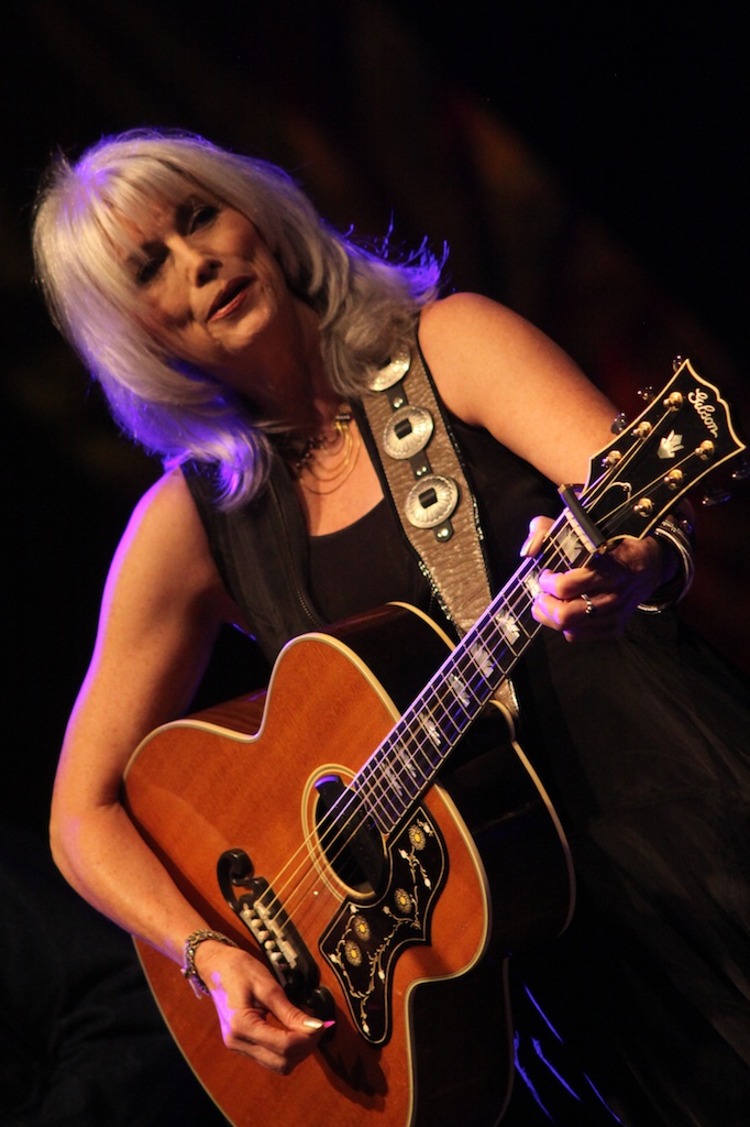 Artist photo of Emmylou Harris