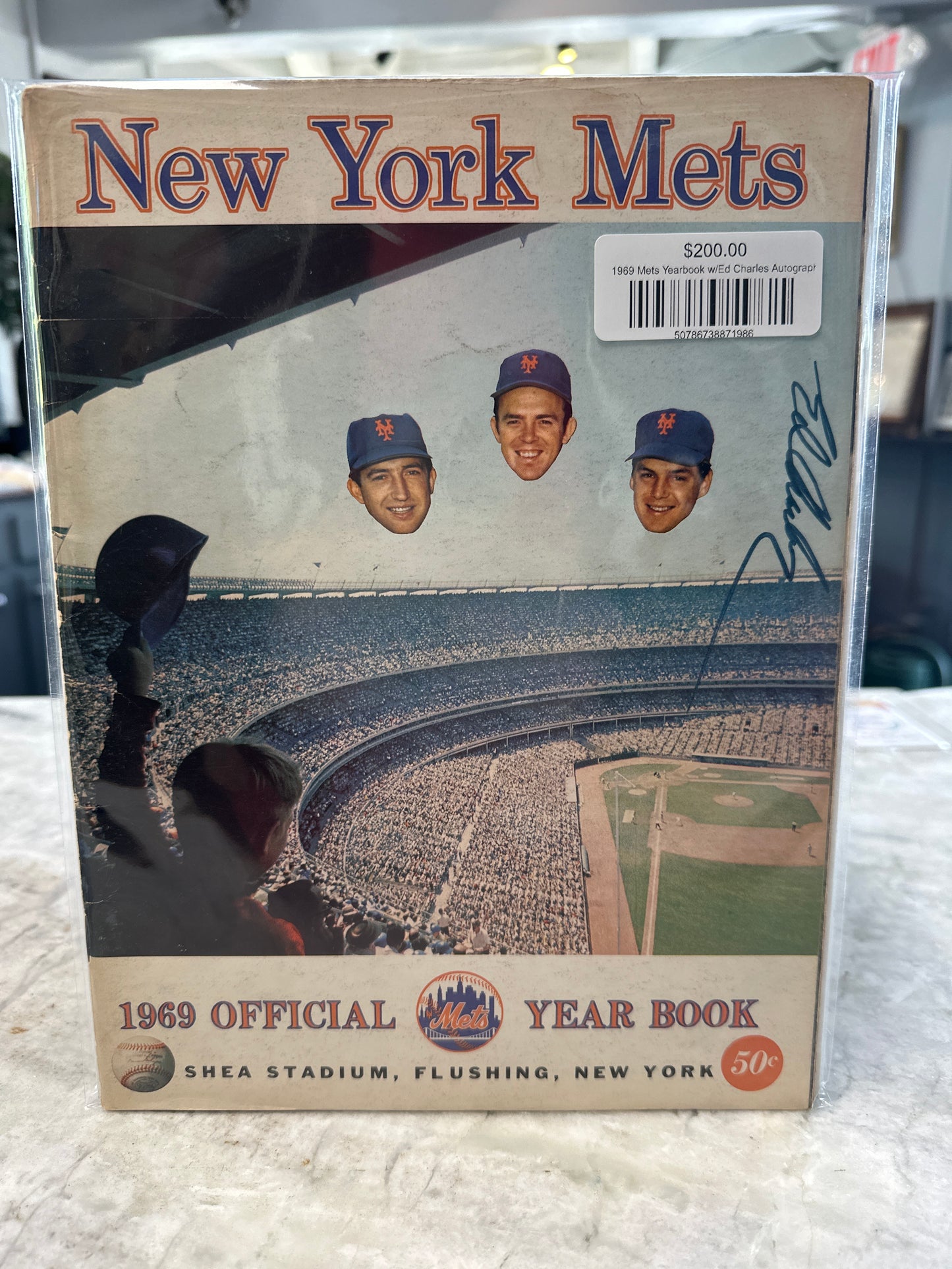 1969 Mets Yearbook w/Ed Charles Autograph